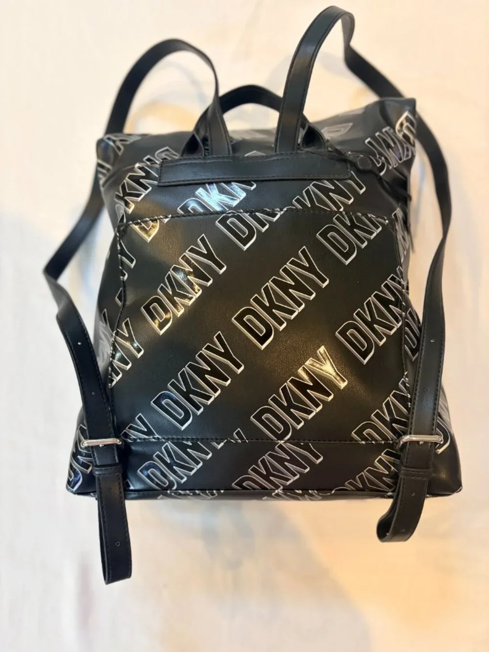 *Brand NEW* DKNY Tilly Foldover Backpack Black & White